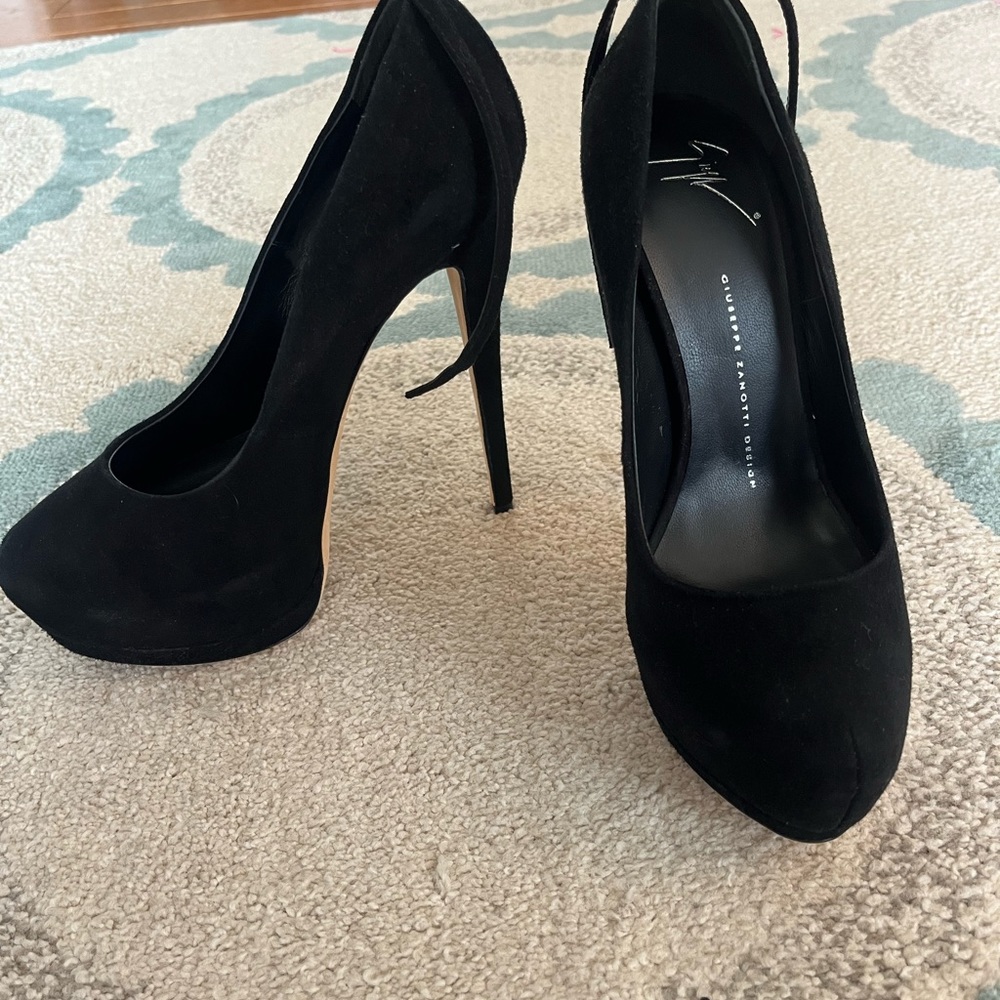 Giuseppe Zanotti- suede platform heels